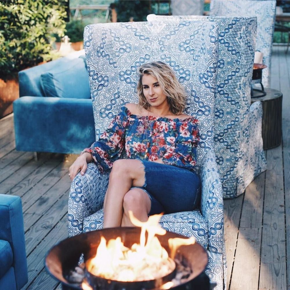 Meet your Posher, Dana